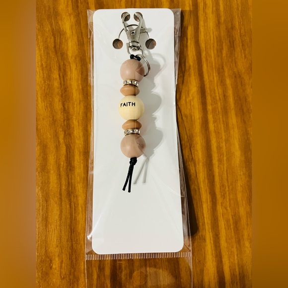 Faith Keychain - Picture 2 of 2